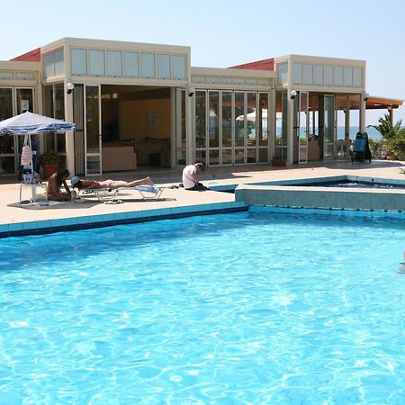 Hotel Kathrin Beach Аделіанос-Камбос Екстер'єр фото