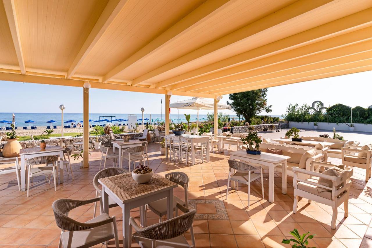 Hotel Kathrin Beach Аделіанос-Камбос Екстер'єр фото